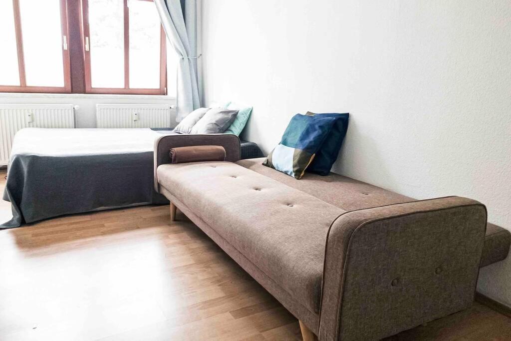 Top Moderne Wohnung In Leipziger Altbau - Netflix Inklusive Εξωτερικό φωτογραφία