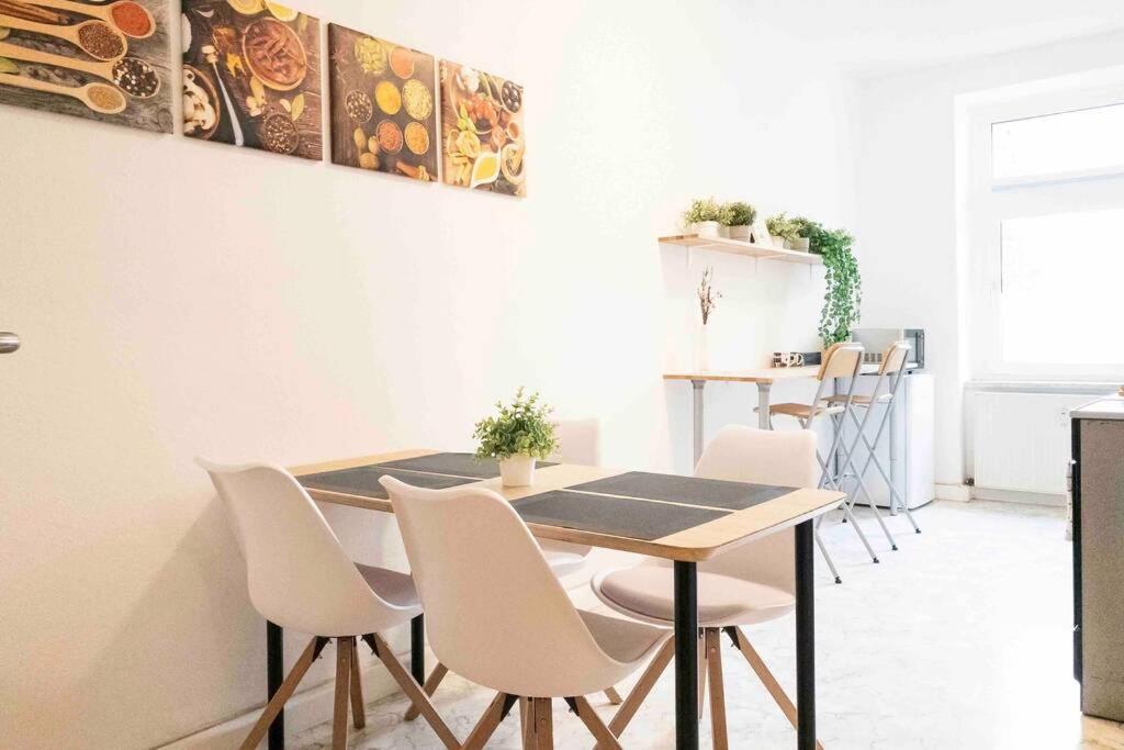 Top Moderne Wohnung In Leipziger Altbau - Netflix Inklusive Εξωτερικό φωτογραφία