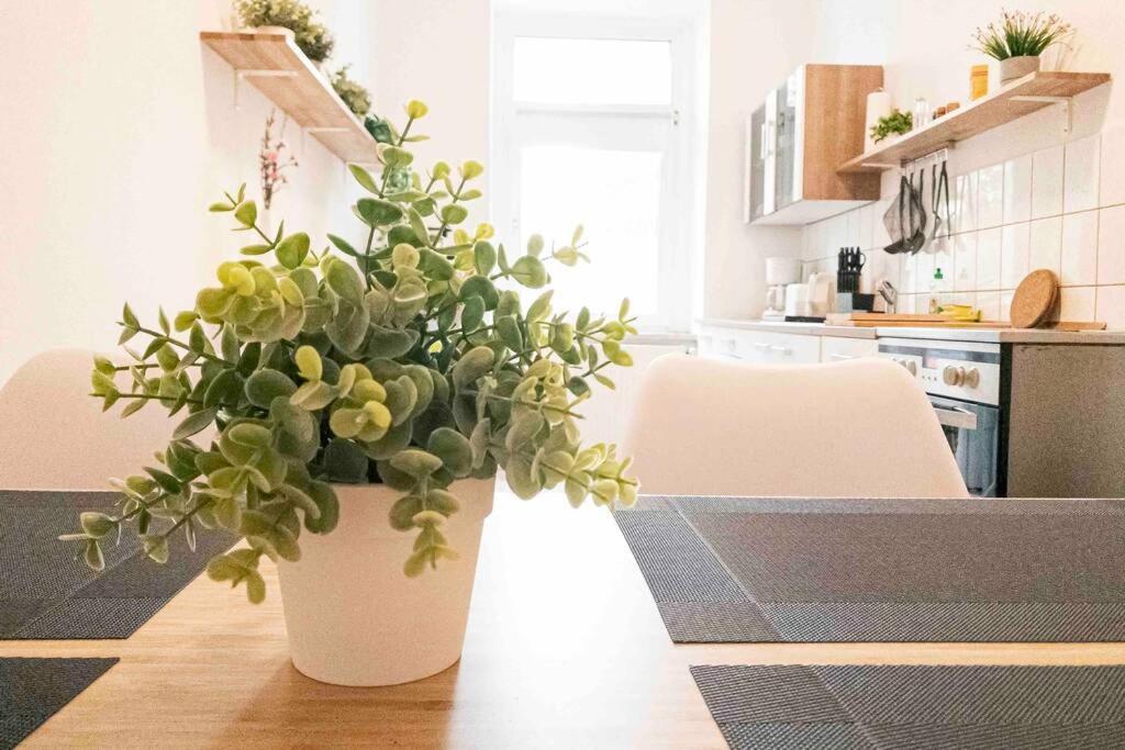 Top Moderne Wohnung In Leipziger Altbau - Netflix Inklusive Εξωτερικό φωτογραφία